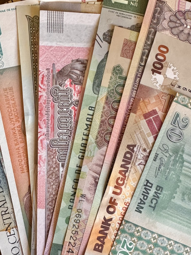 Special Set of 20 Banknotes from Around the World – Various Continents – UNC Condition